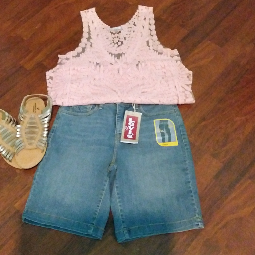 NWT levis bermuda shorts